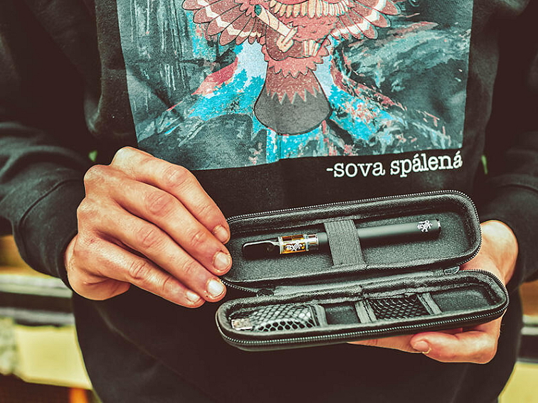 CBD Vape Pen Set: Forbidden Fruit 1ml