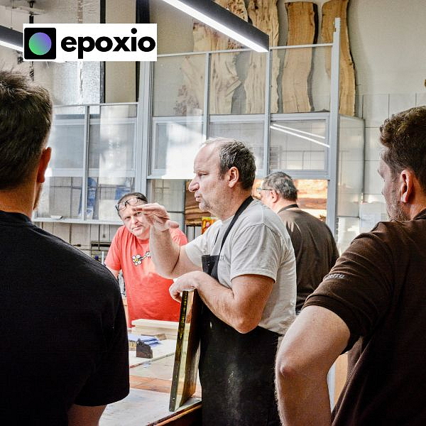 WORKSHOP LITÍ EPOXIDOVÉ PRYSKYŘICE - OD DŘEVA AŽ PO LESKLÝ VÝSLEDEK