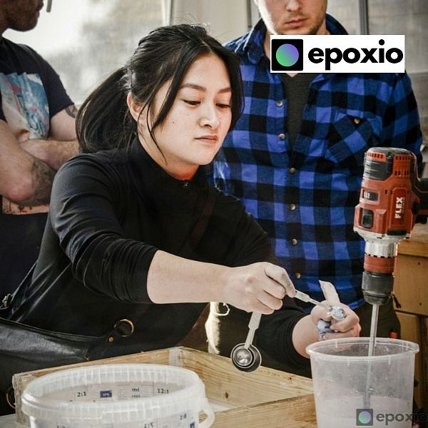 WORKSHOP LITÍ EPOXIDOVÉ PRYSKYŘICE - OD DŘEVA AŽ PO LESKLÝ VÝSLEDEK