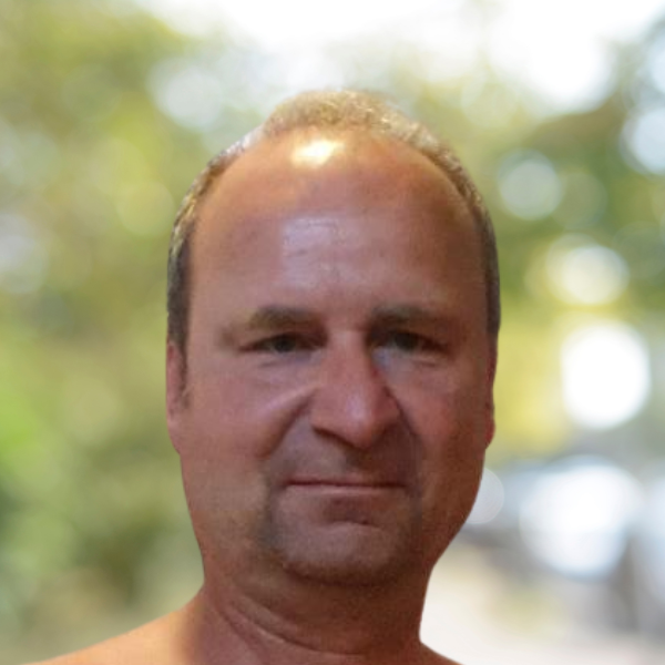 WORKSHOP LITÍ EPOXIDOVÉ PRYSKYŘICE - OD DŘEVA AŽ PO LESKLÝ VÝSLEDEK