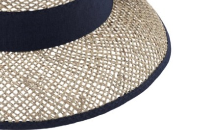 Slaměný malý cloche s modrou stuhou - Fiebig