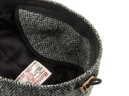 Zimní vlněná kšiltovka (ušní klapky) - Harris Tweed Black