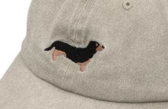 Letni béžová kšiltovka z seprané bavlny s pejskem