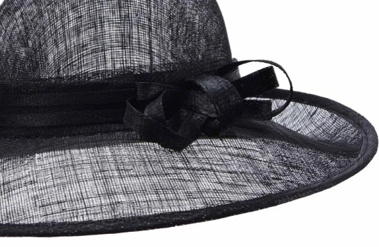 Cloche černý slavnostní klobouk s ozdobou - ze sisálové slámy