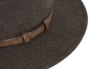 Cestovní odolný hnědý klobouk vlněný od Fiebig - Traveller voděodolný a nemačkavý