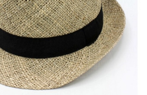 Slaměný klobouk z mořské trávy hustě pletený s černou stuhou - Trilby