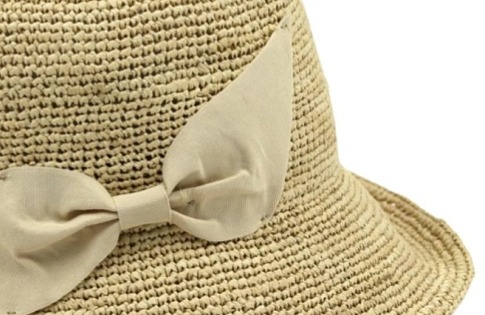 Dámský slaměný klobouk Cloche s béžovou mašlí