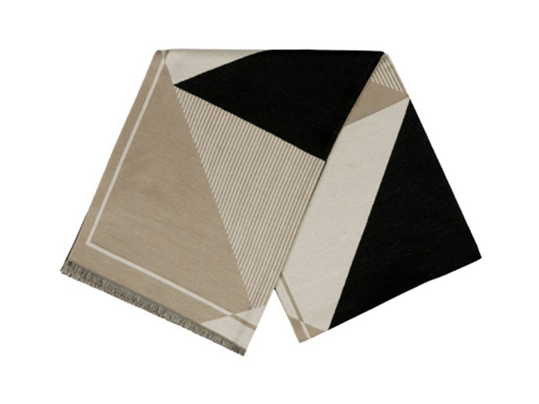 Zimní béžová šála od Fiebig