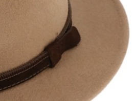Cestovní voděodolný klobouk vlněný od Fiebig s menší krempou - béžový s koženou stuhou