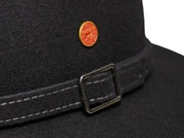 Cestovní nemačkavý voděodolný černý klobouk Mayser - Earflap Dale Traveller (s ušní klapkami)