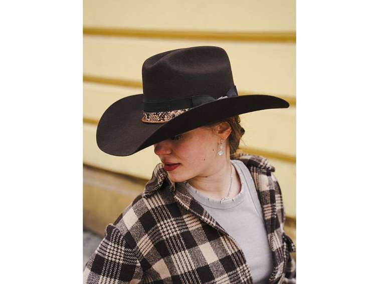 Westernový klobouk TEXAS HOLD 'EM – prémiová vlna, hadí vzor