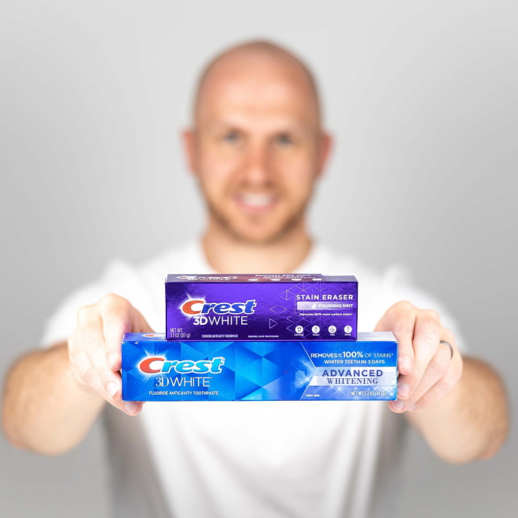 Bělicí zubní pasta Crest 3D White Advanced Radiant Mint 93g