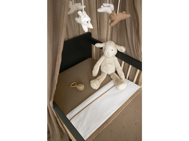 Nebesa nad postýlku - Toffee