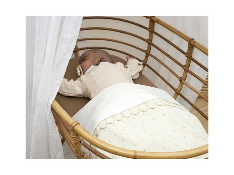 Nebesa nad postýlku - White