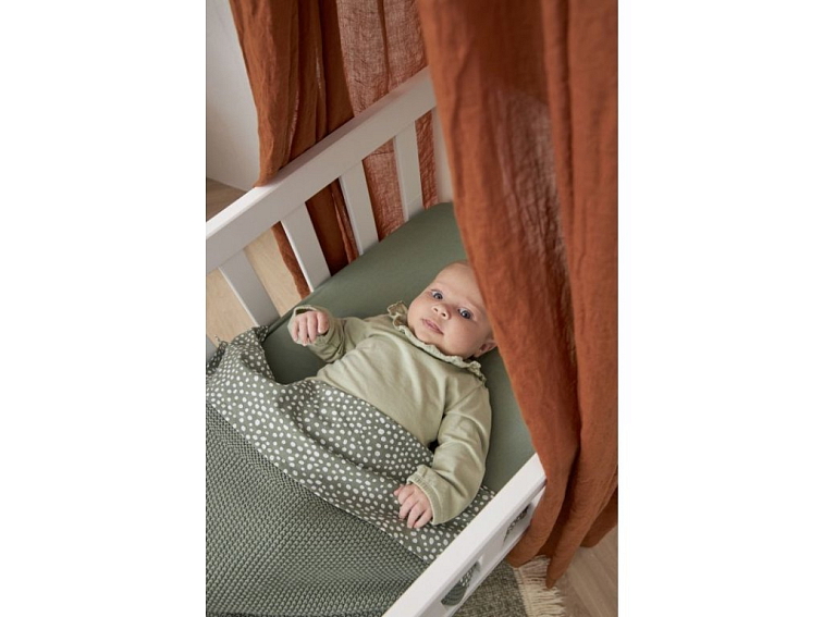 Nebesa nad postýlku - Camel