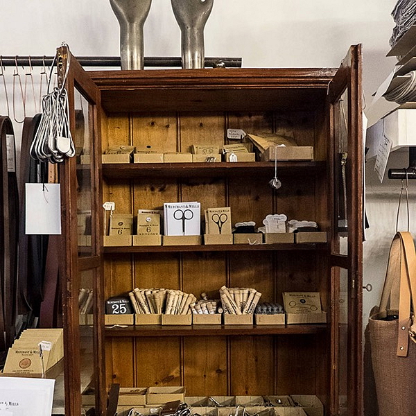 Entomology pins Merchant & Mills