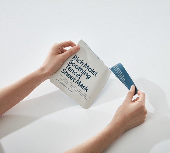 Dear Klairs Rich Moist Soothing Tencel Sheet Mask - hydratační pleťová maska