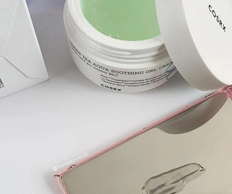 COSRX Green Tea Aqua Soothing Gel Cream - zklidňující a hydratační krém se zeleným čajem