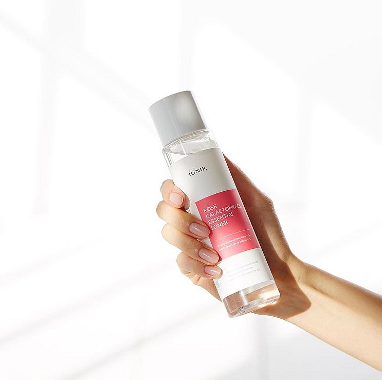 IUNIK Rose Galactomyces Essential Toner - hydratační pleťový toner s vodou z Růže