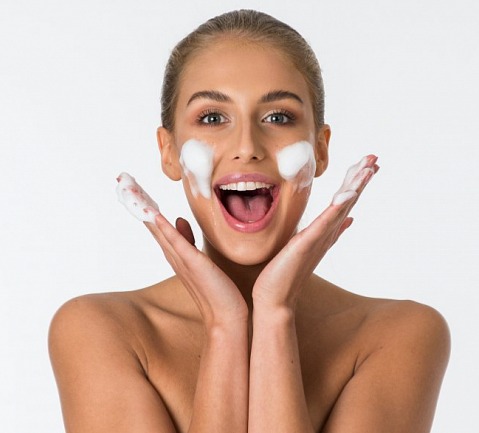 IUNIK Centella Bubble Cleansing Foam - čistící pleťová pěna s Pupečníkem Asijským