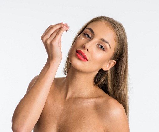 IUNIK Black Snail Restore Serum - regenerační pleťové sérum s extraktem šnečího slizu