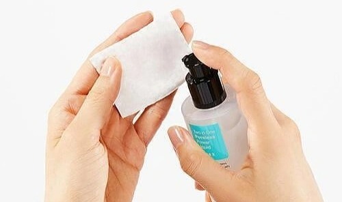 COSRX Two In One Poreless Power Liquid - jemný toner na čištění a zúžení pórů