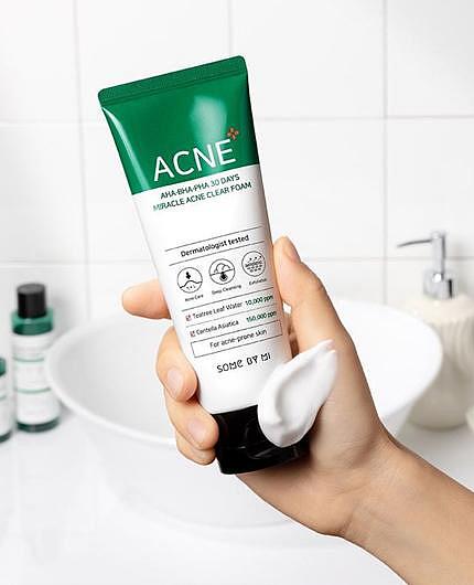 Some By Mi AHA BHA PHA 30 Days Miracle Acne Clear Foam - jemná hloubkově čistící pěna s kyselinami