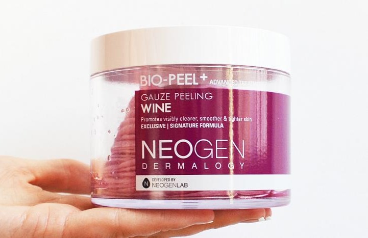 Neogen Dermalogy Bio Peel Gauze Peeling Wine- Exfoliační pleťové tamponky s extraktem z červeného vína