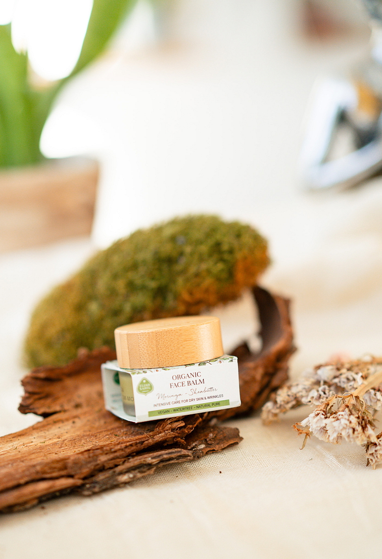 Regeneračný pleťový balzam Eliah Sahil Moringa Sheabutter