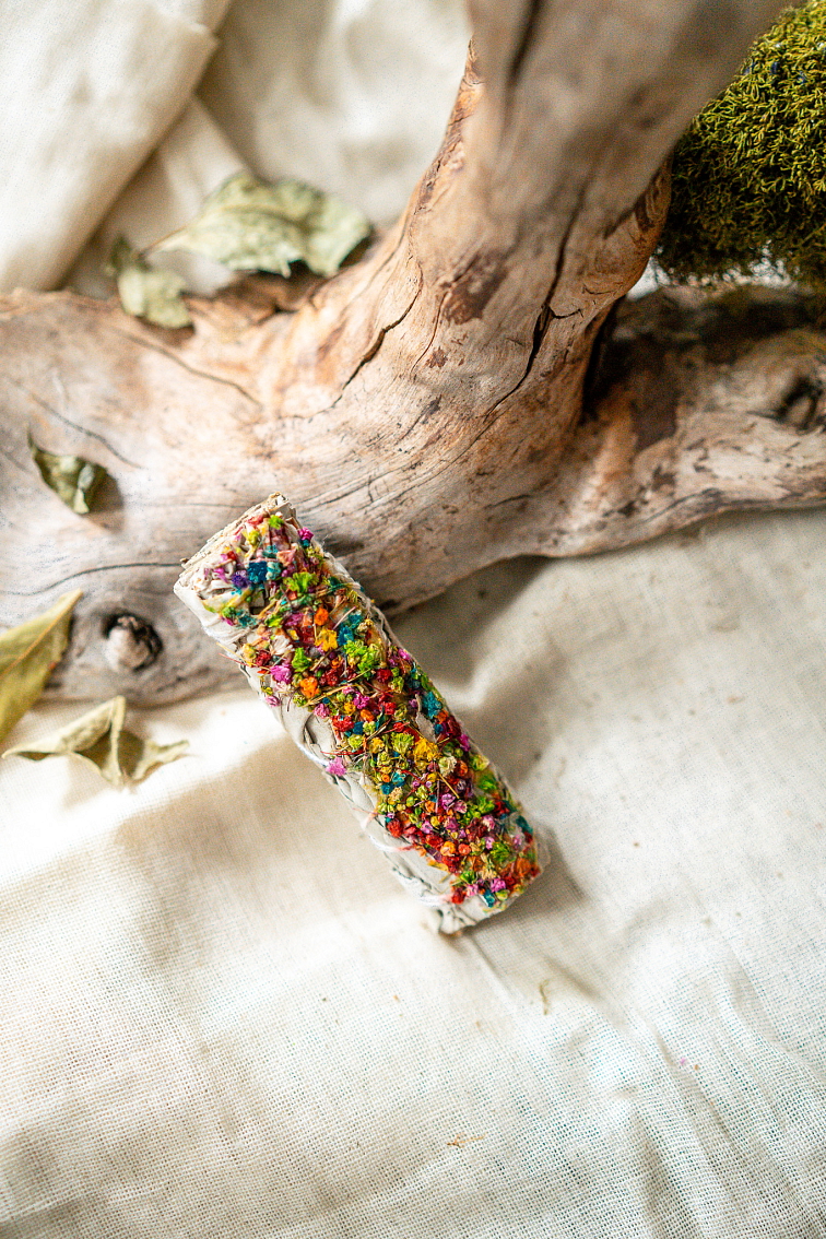 Zväzok Biela Šalvia a Kvetinové konfety