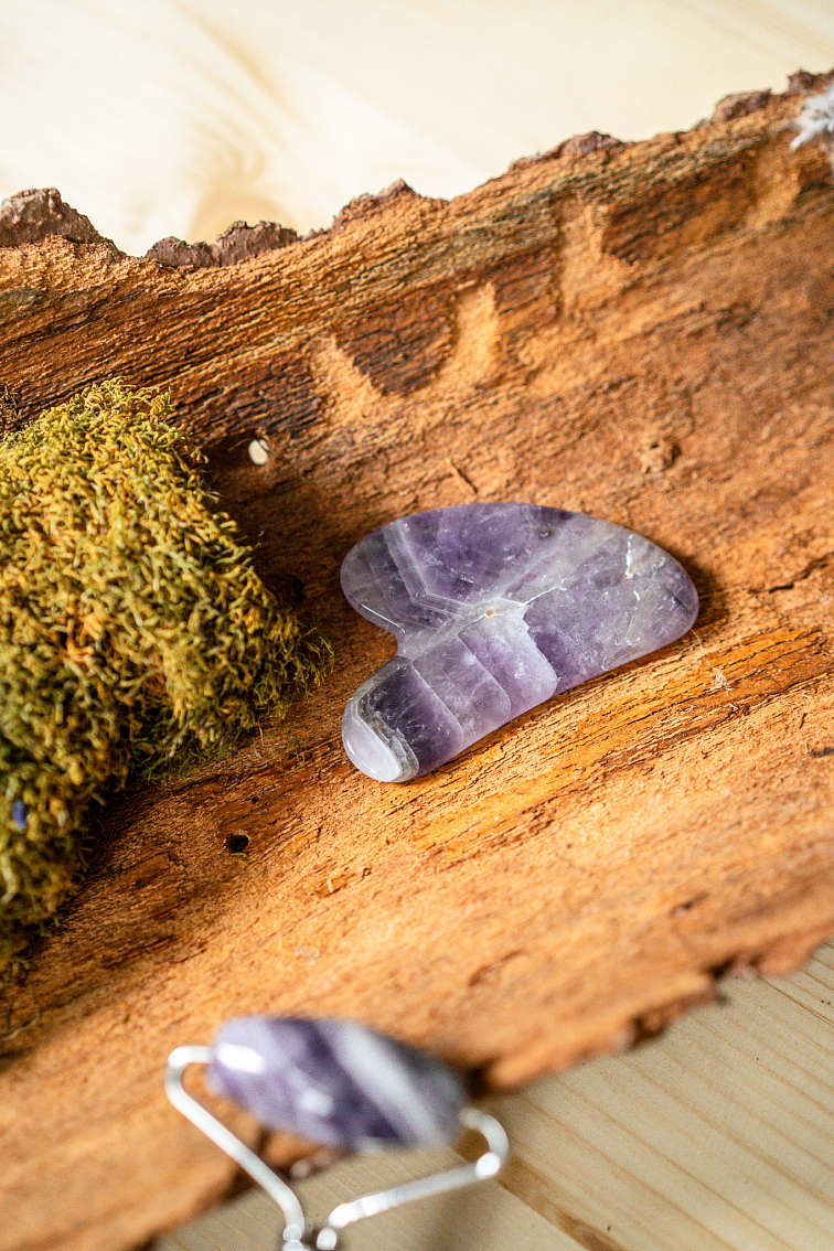 Masážny set Gua Sha a masážny valček z ametystu