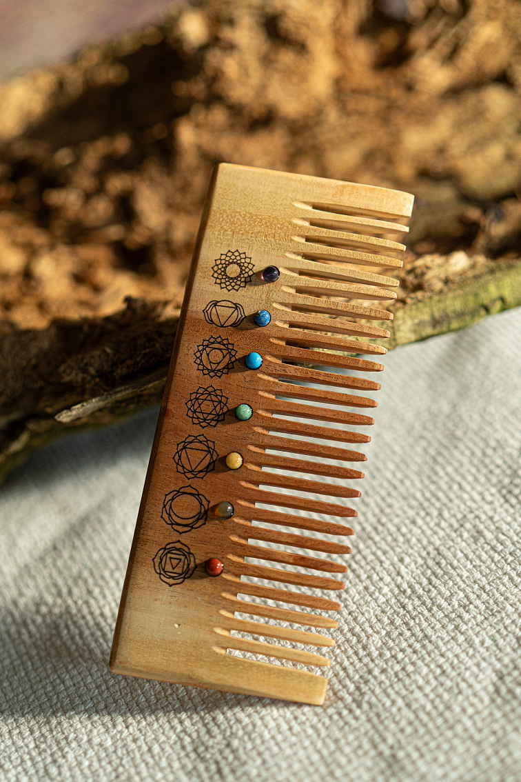 Drevený hrebeň 7 Čakier z Neemového dreva