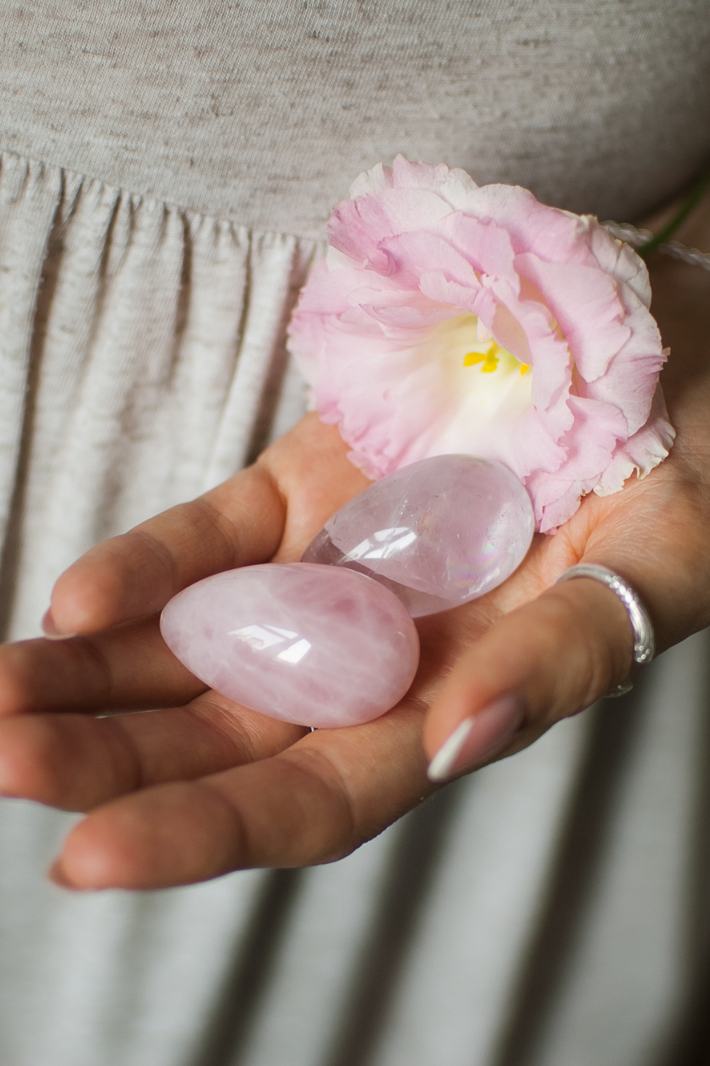 YONI vajíčko z ruženínu – Nežný návrat k sebe