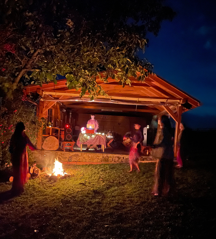 MONKS Cosmic Flow 09.08.2025