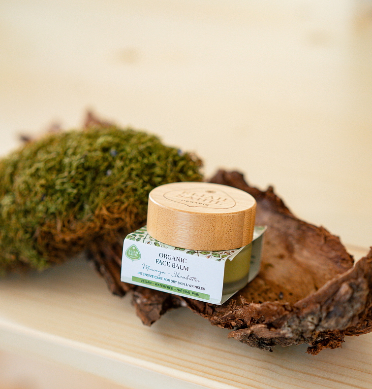 Regeneračný pleťový balzam Eliah Sahil Moringa Sheabutter