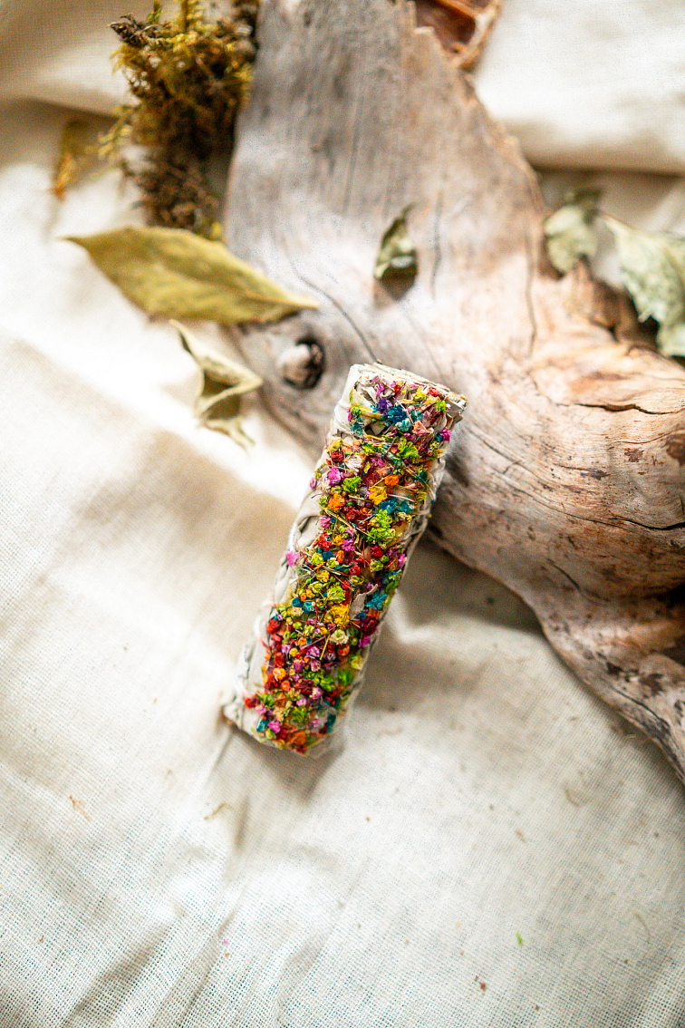 Zväzok Biela Šalvia a Kvetinové konfety