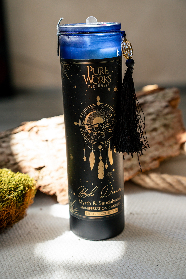 Sviečka na manifestáciu Boho Dreams v skle so strapcom