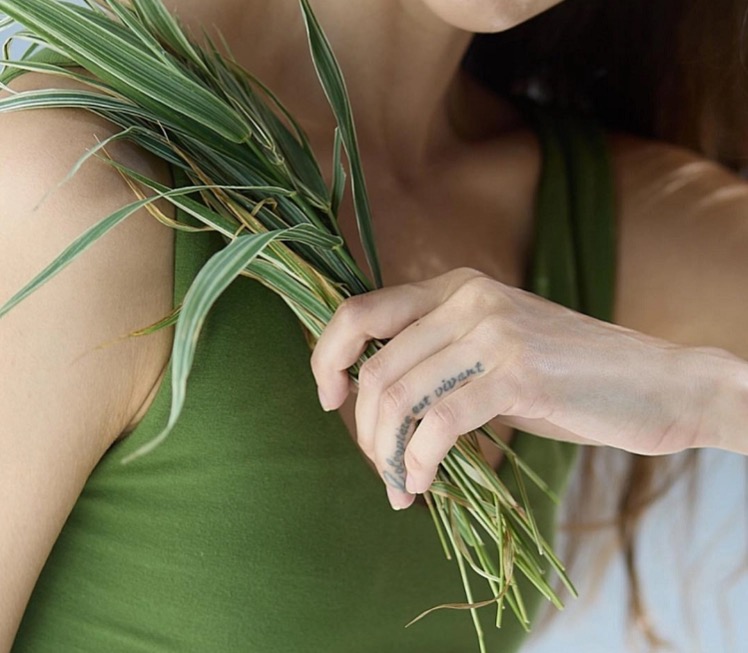 Jóga top Aura Milky