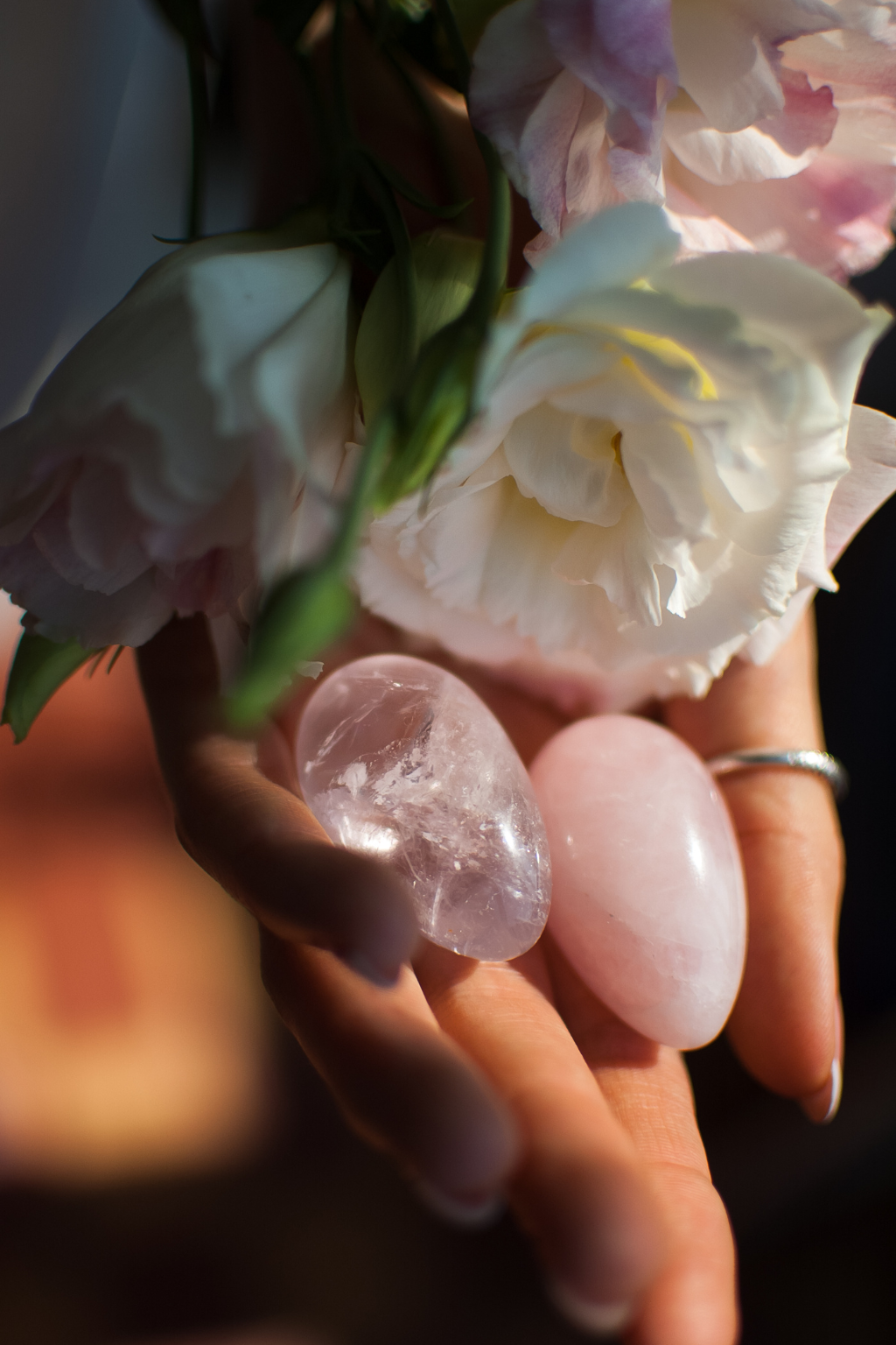 YONI vajíčko z ruženínu – Nežný návrat k sebe