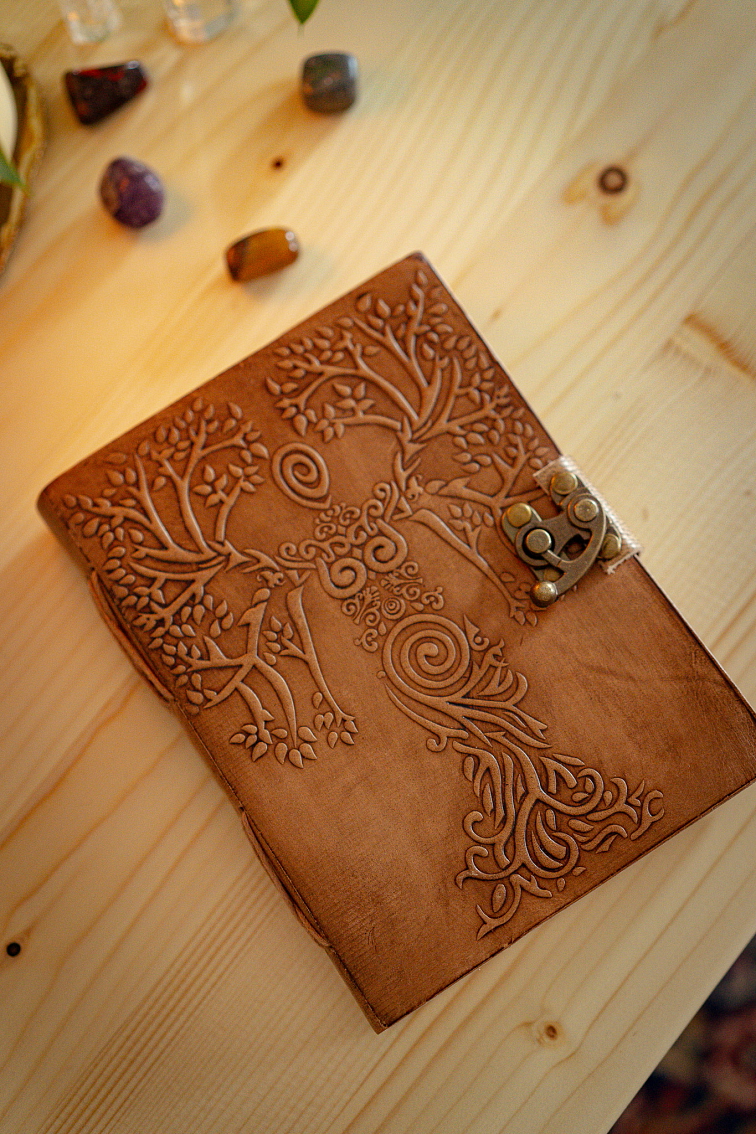 Bohyňa života – zápisník s motívom stromu života