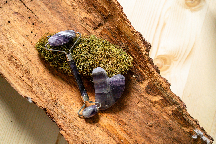 Masážny set Gua Sha a masážny valček z ametystu