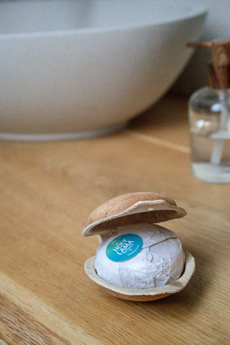 Prírodné levanduľové mydlo v palmovom liste