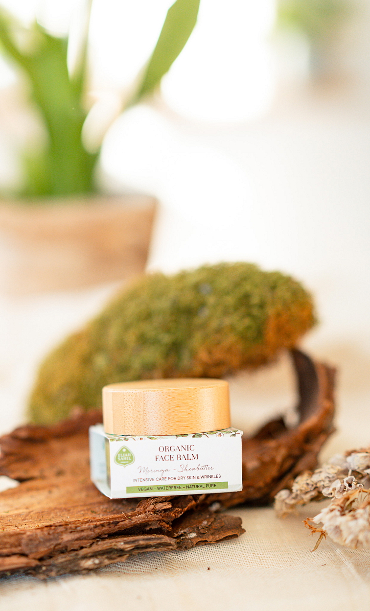 Regeneračný pleťový balzam Eliah Sahil Moringa Sheabutter