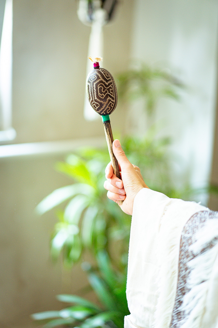 Shipibo Ratel – tradičné šamanské chŕípacie maraky