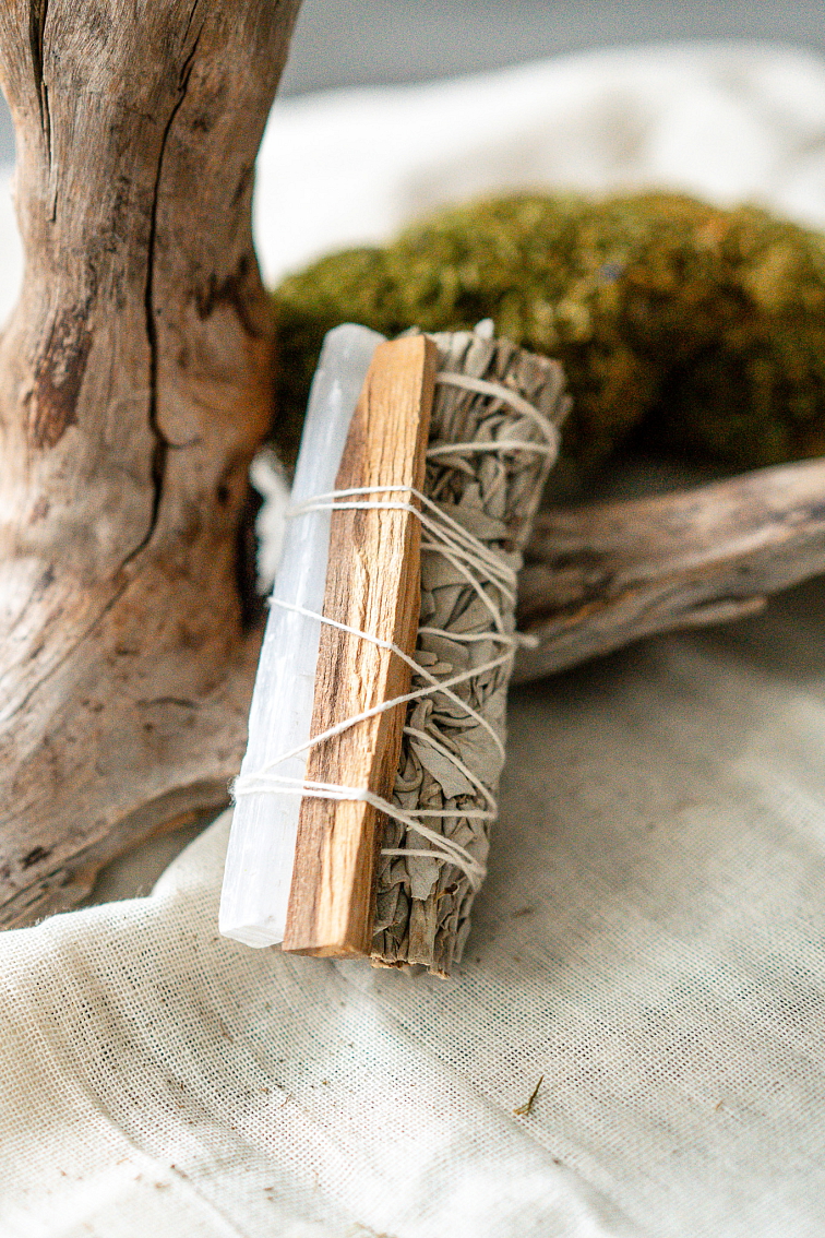 Zväzok Biela Šalvia, Palo Santo a Selenit
