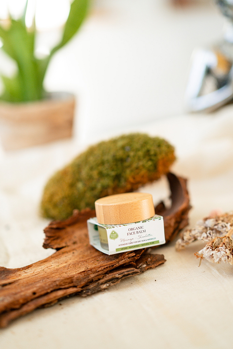 Regeneračný pleťový balzam Eliah Sahil Moringa Sheabutter