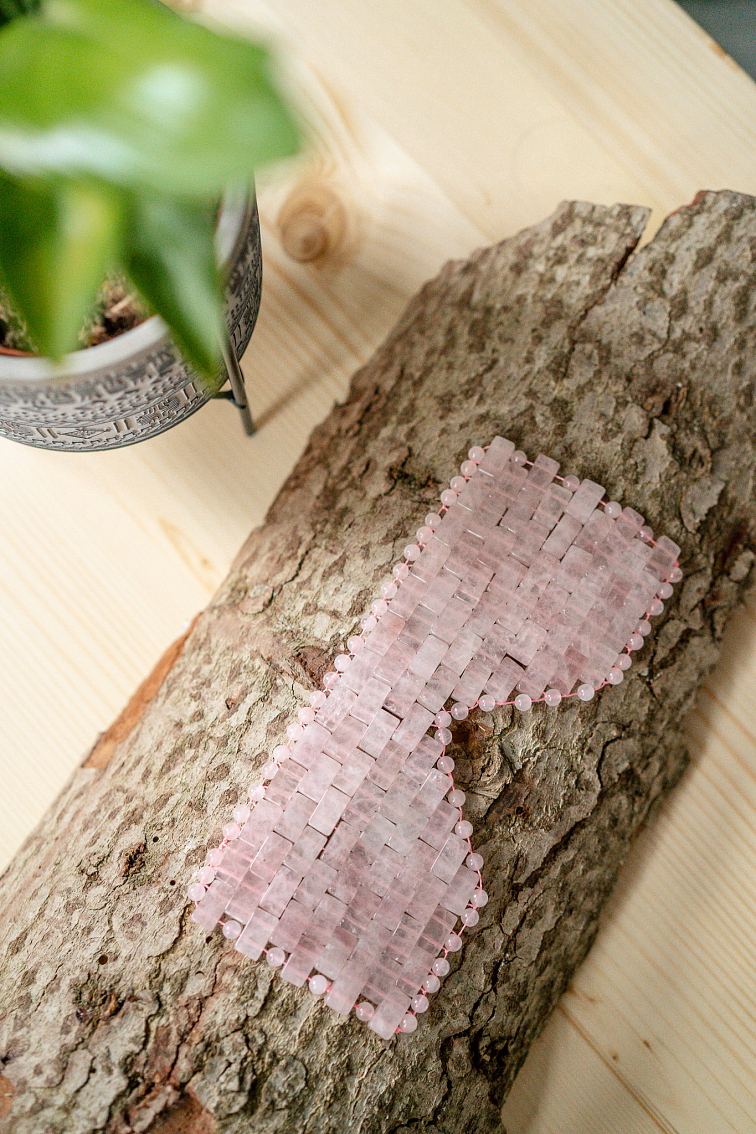 Brazílska ruženínová maska na oči Rose Quartz