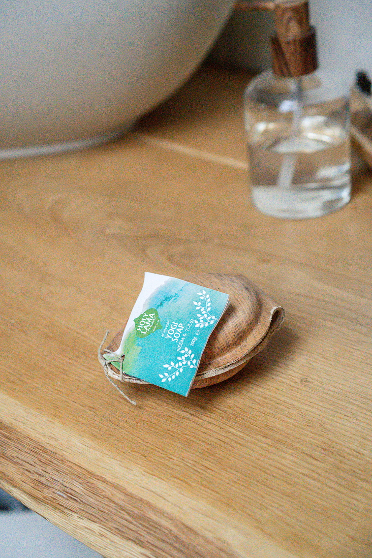 Prírodné levanduľové mydlo v palmovom liste