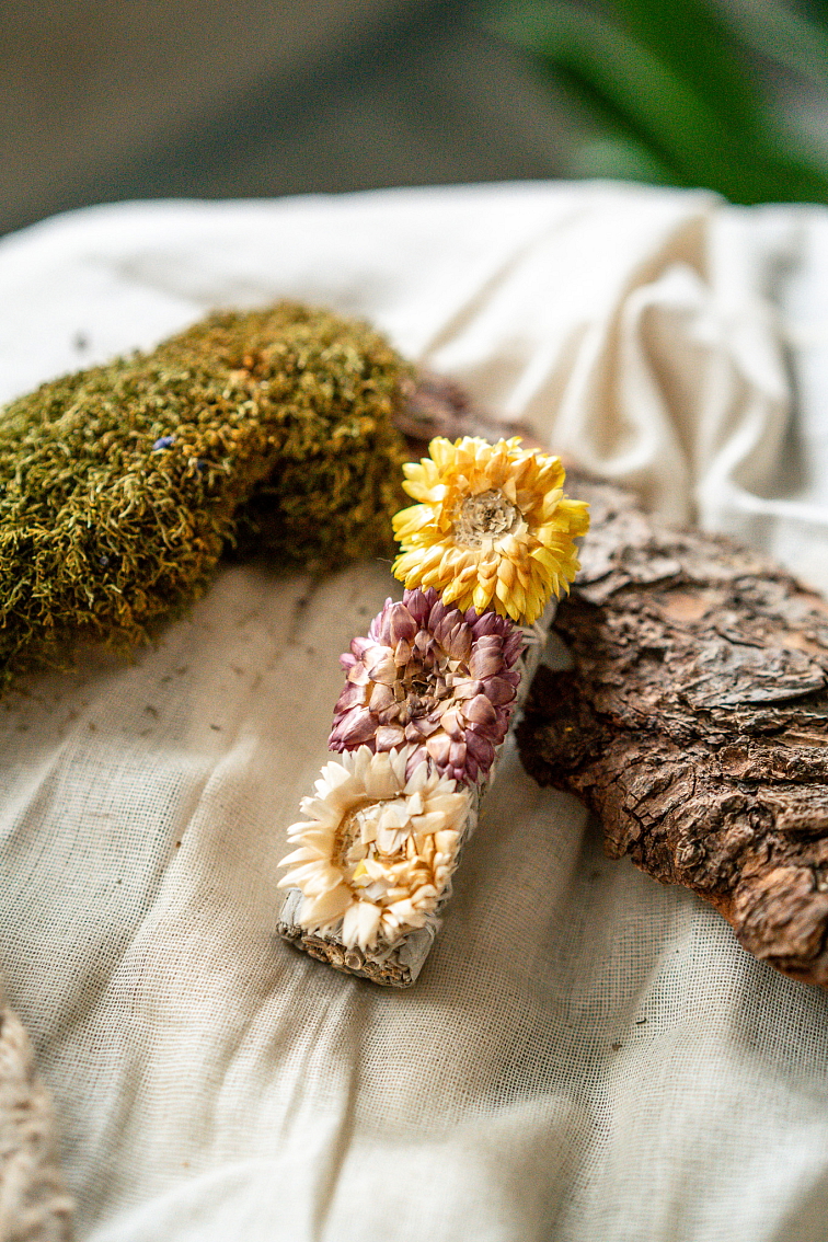 Zväzok z Bielej Šalvie & Slamienkový zväzok