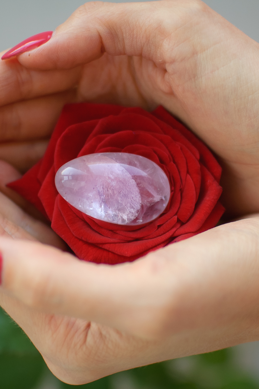 YONI vajíčko z ruženínu – Nežný návrat k sebe